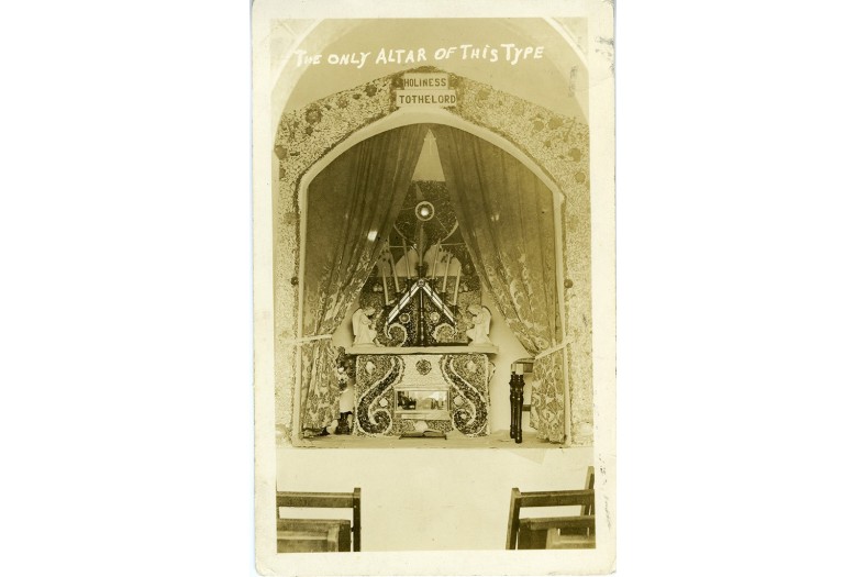 4-glass-chapel-altar
