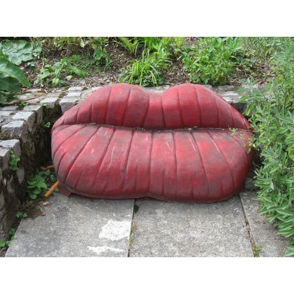 img6402-lips-seat