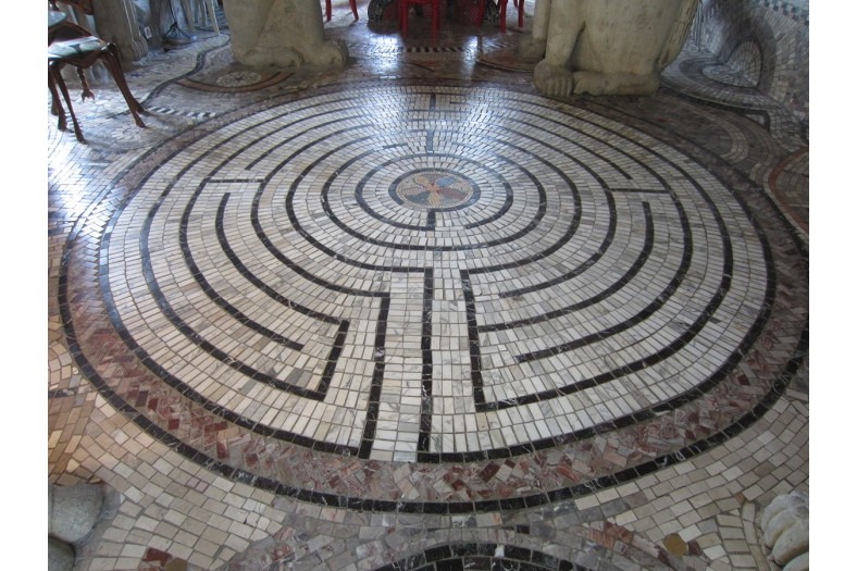 img6415-labyrinth-in-dining-room-