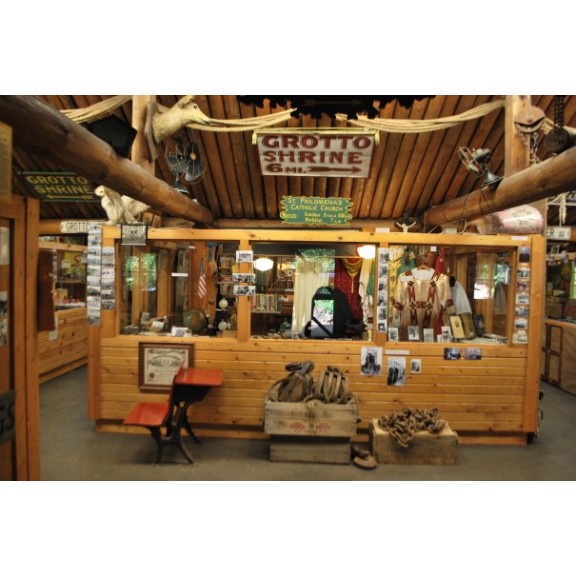 16-grotto-museum