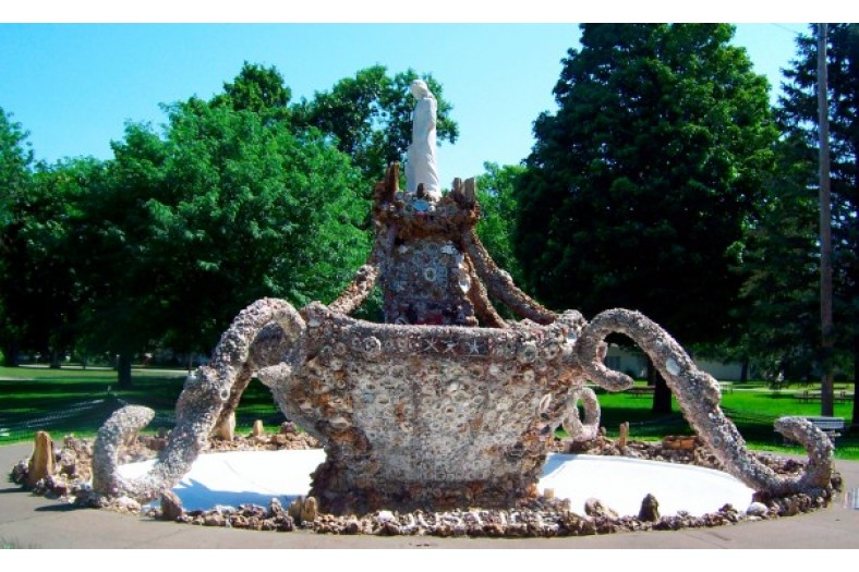 24libertyfountain-restored2011