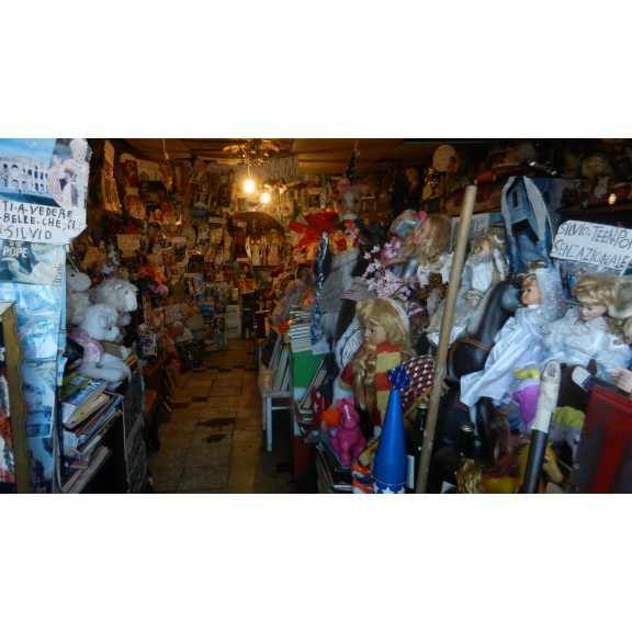 2017-sept-23-store-interior-1