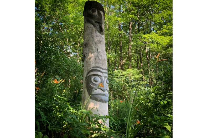 Copy of 9. Totem in the Herb Garden