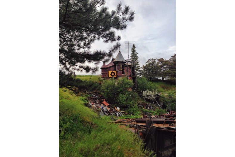 victor bobbie moore junk castle 34470305216 o